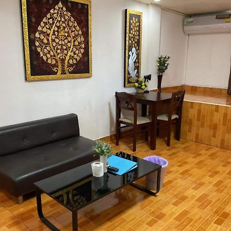 Zappa Guesthouse Паттая Екстер'єр фото